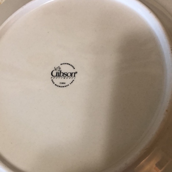 Two Gibson Housewares Santa Claus w/ Christmas Tree & Gifts 10.75” Dinne… - Picture 6 of 6